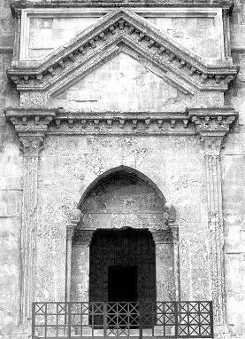 Il portale di castel del Monte